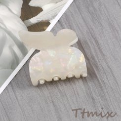 アセチ樹脂バンスクリップ ヘアアクセサリー 蝶 ベージュ（1ヶ）