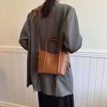 ショルダーバッグ 大容量 レディース 大人 斜めがけ 肩掛け ショルダー トートバッグ 手提げ ハンドバッグ 鞄 かわいい おしゃれ 軽量 旅行バッグ（1ヶ）