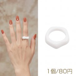 樹脂リング 五角形 幾何学 ホワイト 指輪 デザインリング 外径約25mm内径約17mm（1個）
