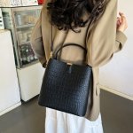 バケットバッグ レディース 大容量 2way ショルダーバッグ PUワニ革調 通勤 旅行 お洒落 おしゃれ（1ヶ）