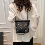 PUバッグ レディース チェーンバッグ ショルダーバッグ 手提げバッグ 肩掛けバッグ 斜めがけ 大人 かばん お出かけ 普段使い 通勤 通学（1ヶ）