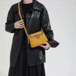 方型バッグ レディース 2way 斜めがけバッグ ミニサイズ チェーンショルダー ロック式留め具 通勤 日常使い（1ヶ）