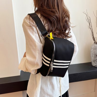 広い ショルダーバッグ 斜め掛けバッグ レディース 肩掛けバッグ 大容量 大きめ 通勤 通学バッグ 秋冬 レジャー 旅行 普段使い（1ヶ）