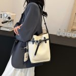 ショルダーバッグ バケツバッグ レディース ボディバッグ PU革 鞄 斜めがけ 肩掛け 通勤 通学 大人 高校生 軽量 レザー おしゃれ 出張（1ヶ）