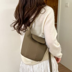 2way ショルダーバッグ レディース 2way トートバッグ マグネット留め PU素材 通勤 お出かけ シンプルでお洒落 おしゃれ（1ヶ）