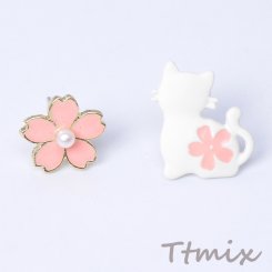 デザインピアス 桜＆猫ピアス（1ペア）