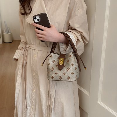 バケツバッグ レディース バケツバッグ PU素材 刺繍仕様 3way 通勤 仕事 軽奢 お洒落 プレゼント（1ヶ）