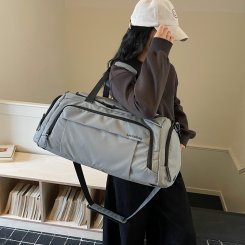 スポーツバッグ 運動用 大容量バッグ オックスフォード生地 防水仕様 ジム 通勤 旅行 使い勝手抜群（1ヶ）